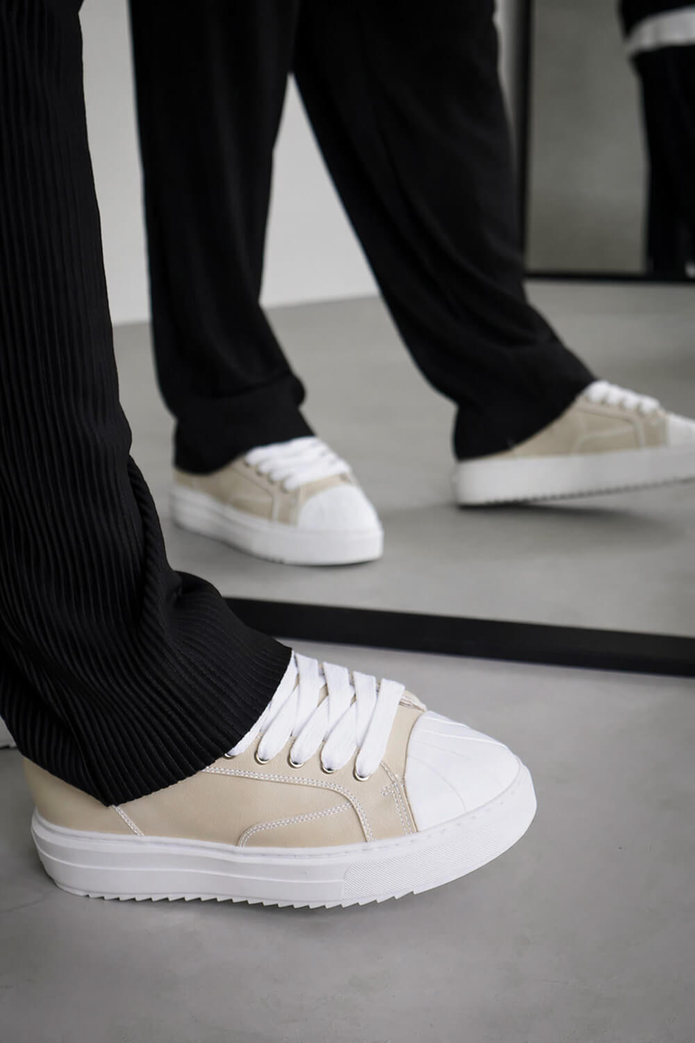 Onyx Trainers - Beige/White