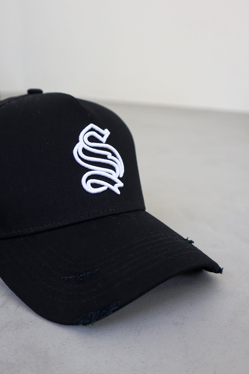 Distressed Trucker Hat - Black/White