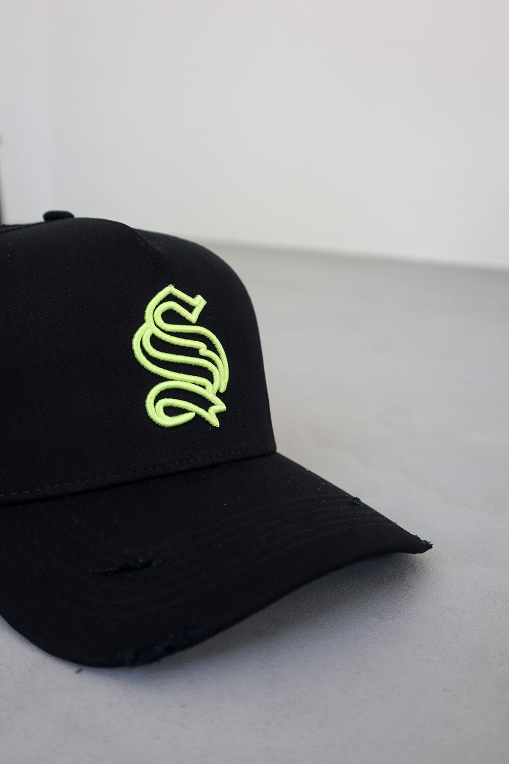 Distressed Trucker Hat - Black/Neon Yellow