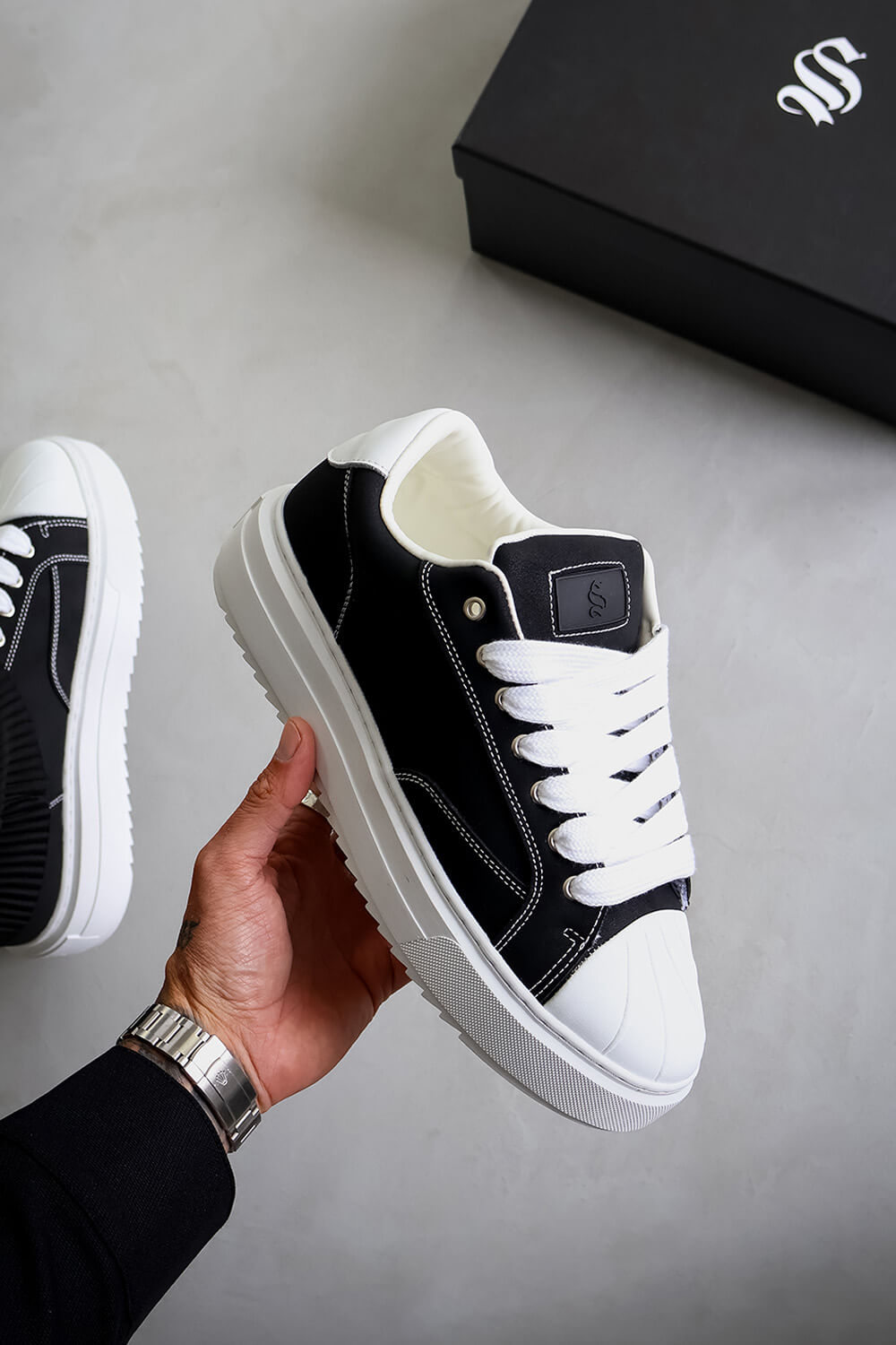 Onyx Trainers - Black/White