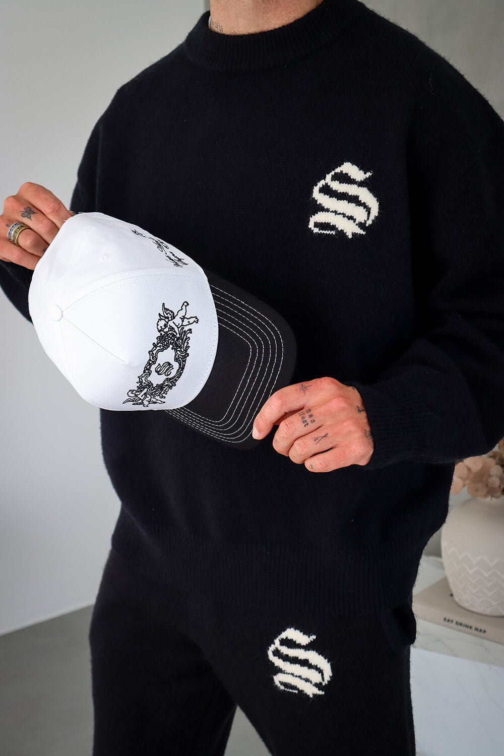 Palais Knitted Sweater - Black