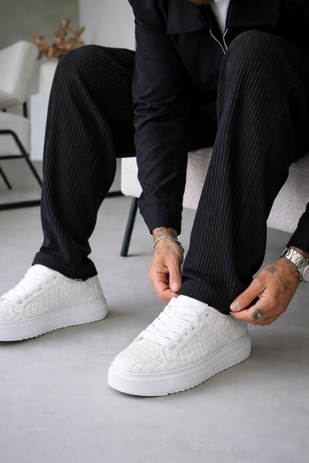 Apex Trainers - White